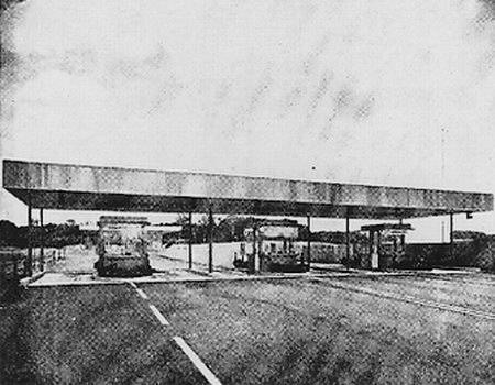 Cascade Drive-In Theatre - Cascade Ticket Booths 1969 (newer photo)